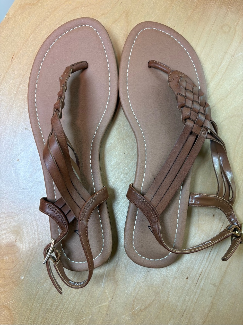 American Eagle Brown Strappy Sandals Women’s size 6